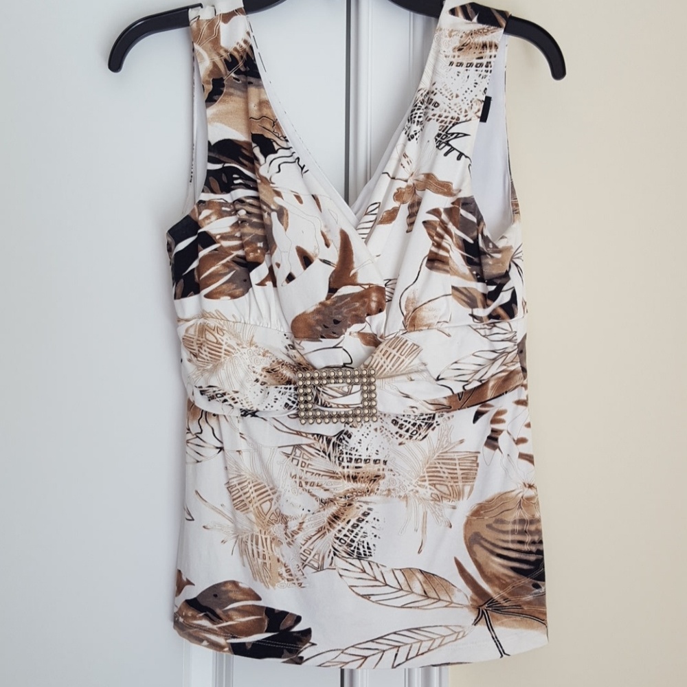 Nueva dressy tank